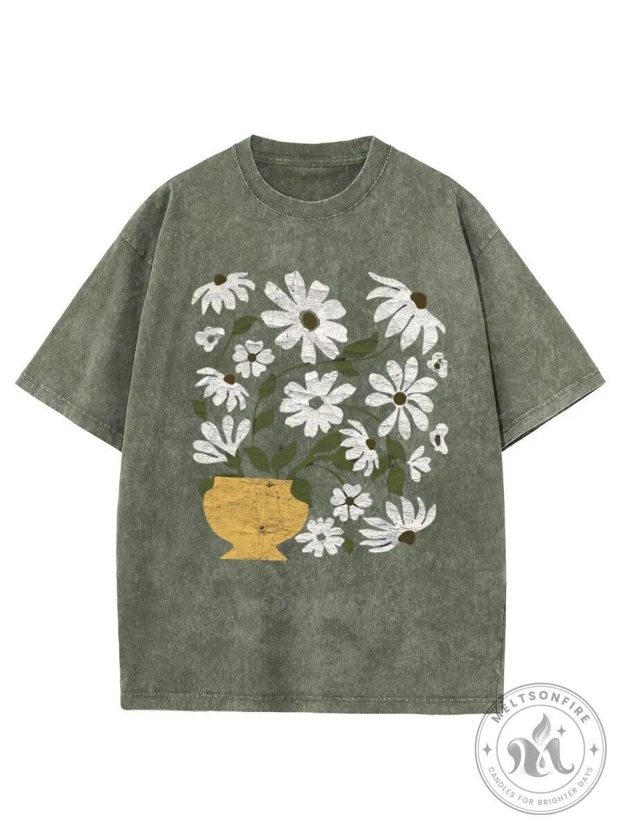 Vintage Daisies Flowers In A Vase Distressed Style Graphic T-Shirt
